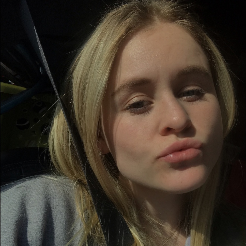 Meet your Posher, Danielle